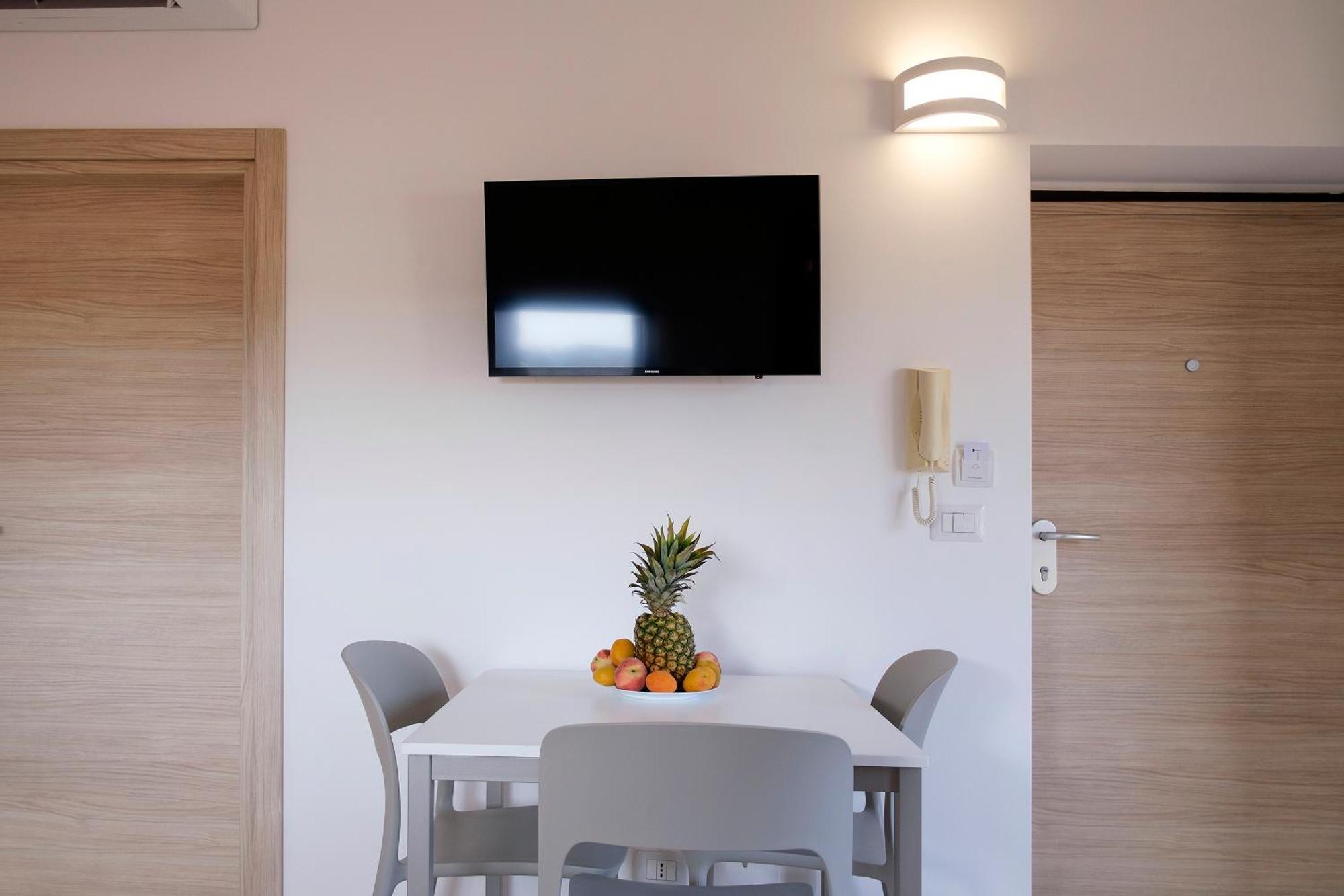 Magico Apartments - 450M Dalla Spiaggia Capo dʼOrlando Eksteriør bilde