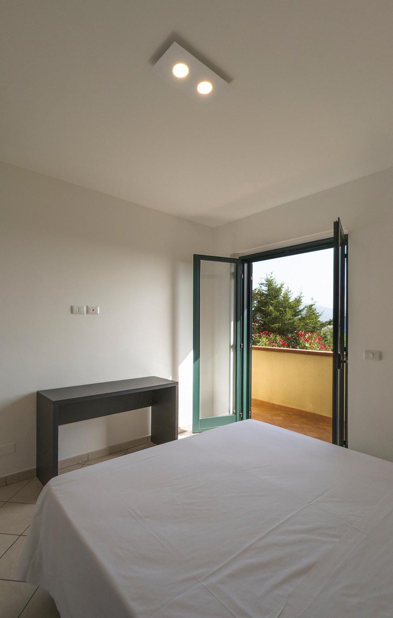 Magico Apartments - 450M Dalla Spiaggia Capo dʼOrlando Eksteriør bilde
