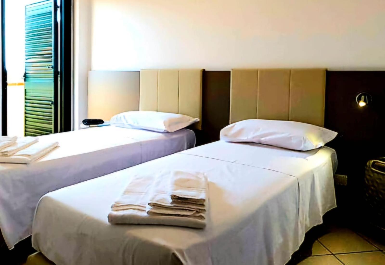 Magico Apartments - 450M Dalla Spiaggia Capo dʼOrlando Eksteriør bilde